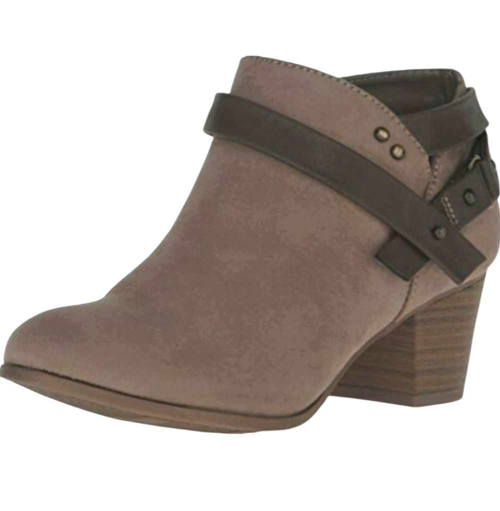 NEW FERGALICIOUS Womens Ghandi Faux Leather Ankle Bootie 10 Boho Festival New